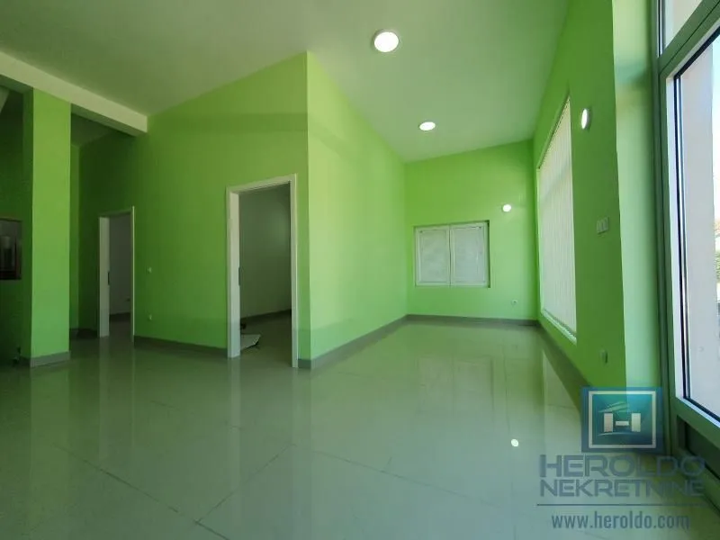 Sale, office space, 189m², Aqua park, Jagodina