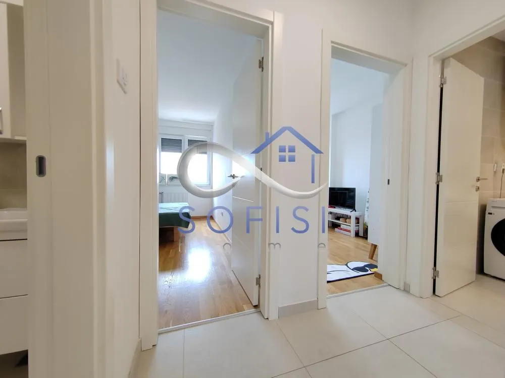 Prodaja, trosoban stan, 63m², Salajka, Novi Sad Sve Podlokacije
