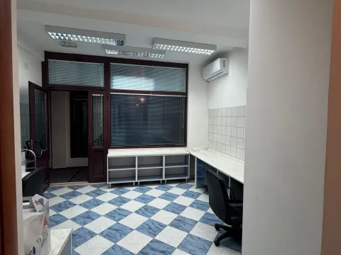 Rent, office space, 40m², Centar, Nikšić - image 6