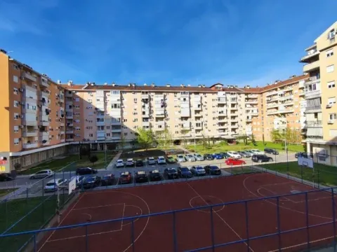 Izdavanje, dvosoban stan, 64m², Stari Aerodrom, Podgorica - image 13