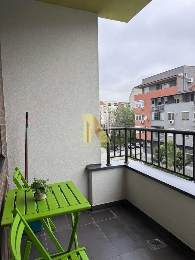 Izdavanje, jednosoban stan, 37m², Bulevar Evrope, Novi Sad Sve Podlokacije