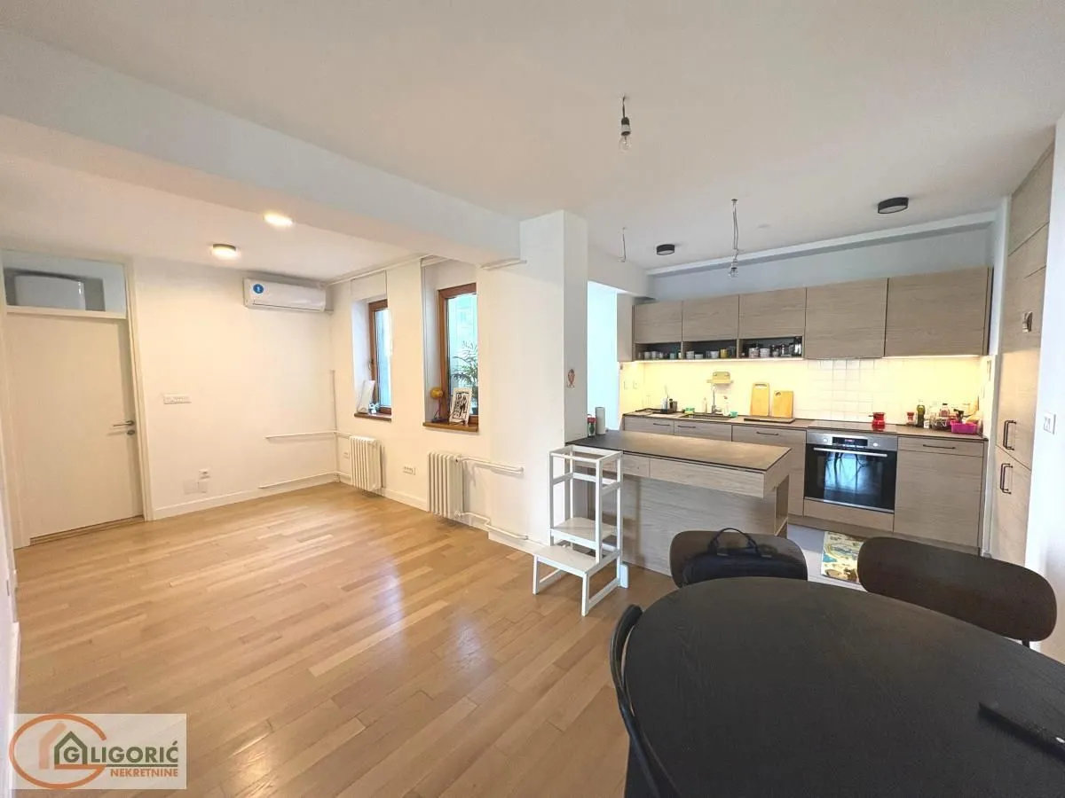 Prodaja, trosoban stan, 86m², Gundulićev Venac, Beograd
