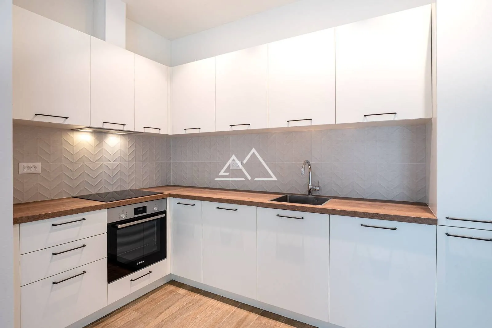 Prodaja, jednosoban stan, 65m², Luštica Bay, Tivat