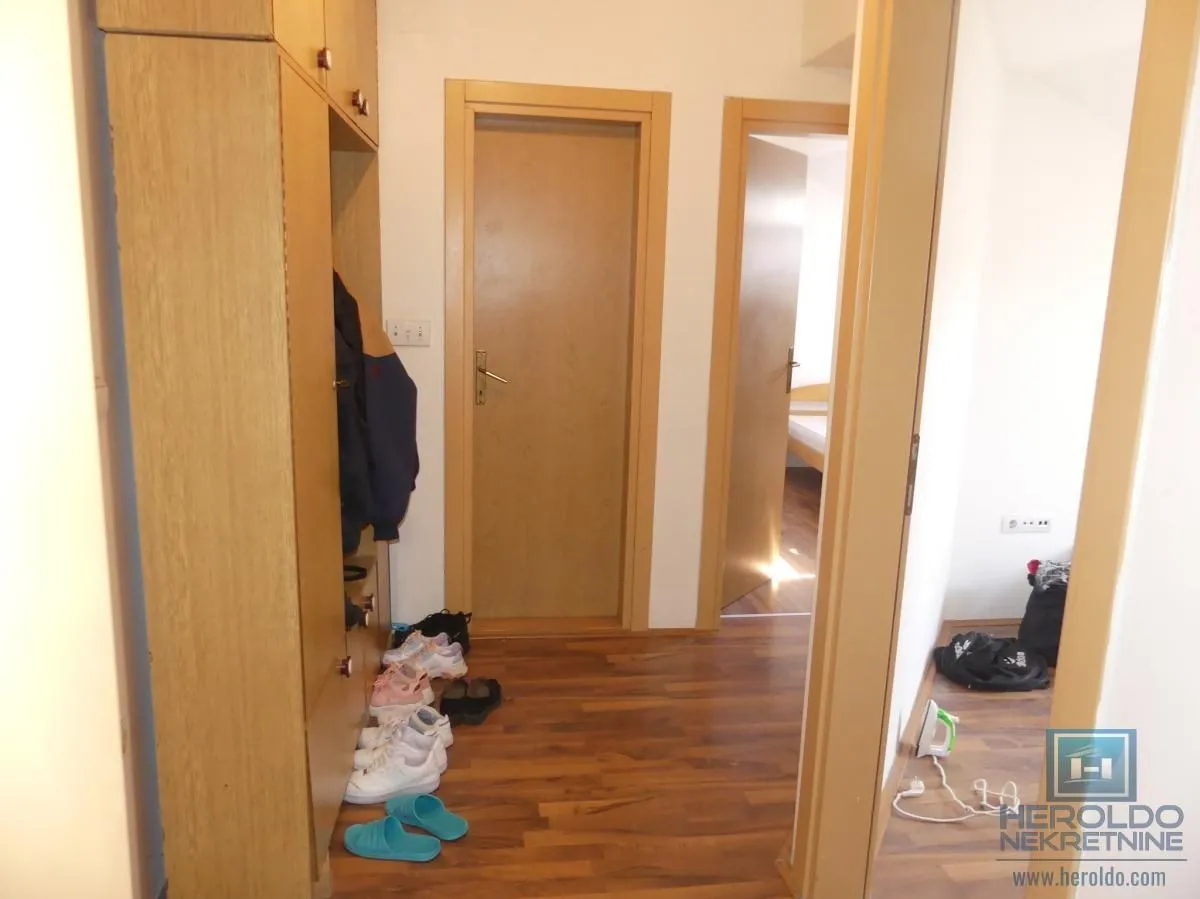 Prodaja, dvosoban stan, 68m², Levač, Jagodina