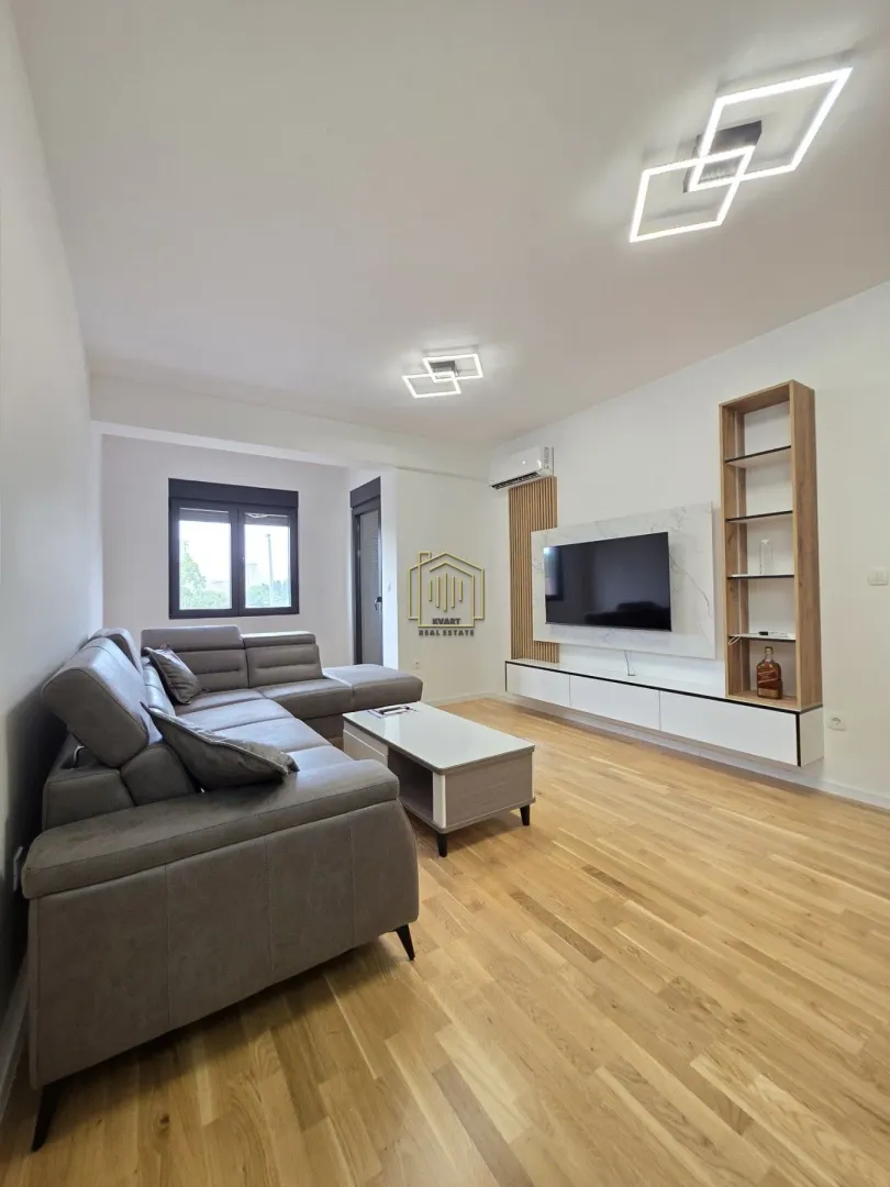 Izdavanje, dvosoban stan, 67m², Stari Aerodrom, Podgorica
