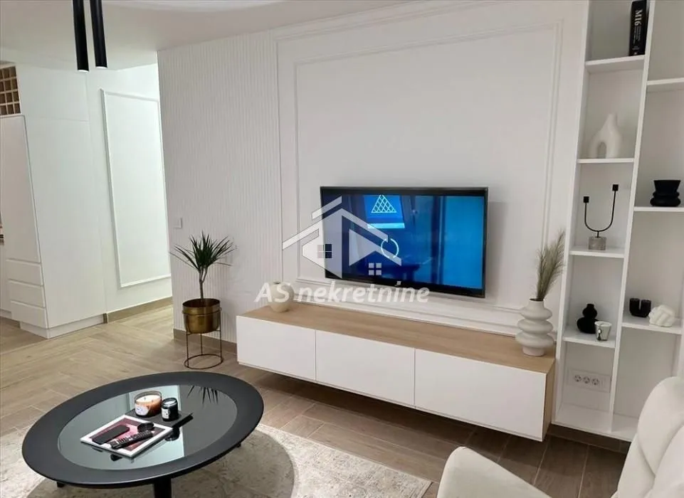Izdavanje, dvosoban stan, 55m², Stari Grad, Beograd