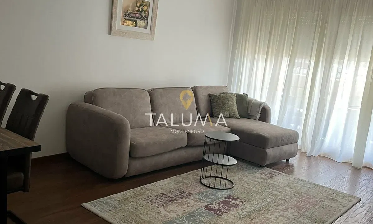 Izdavanje, dvosoban stan, 72m², City Kvart, Podgorica