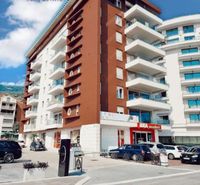 Izdavanje, jednosoban stan, 64m², Budva, Crna Gora
