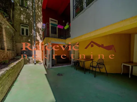 Sale, one bedroom apartment, 40m², Kalenić Pijaca, Vračar Sve Podlokacije - image 20