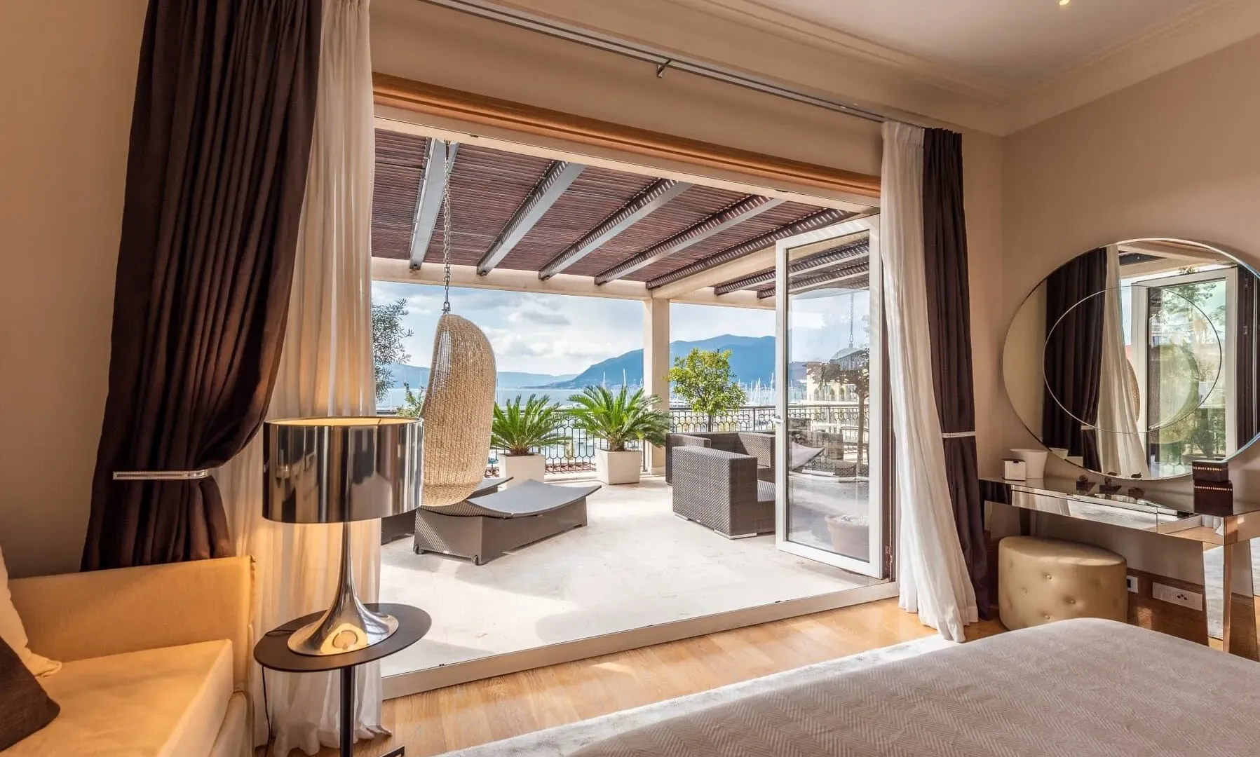 Prodaja, četvorosoban stan, 278m², Porto Montenegro, Tivat