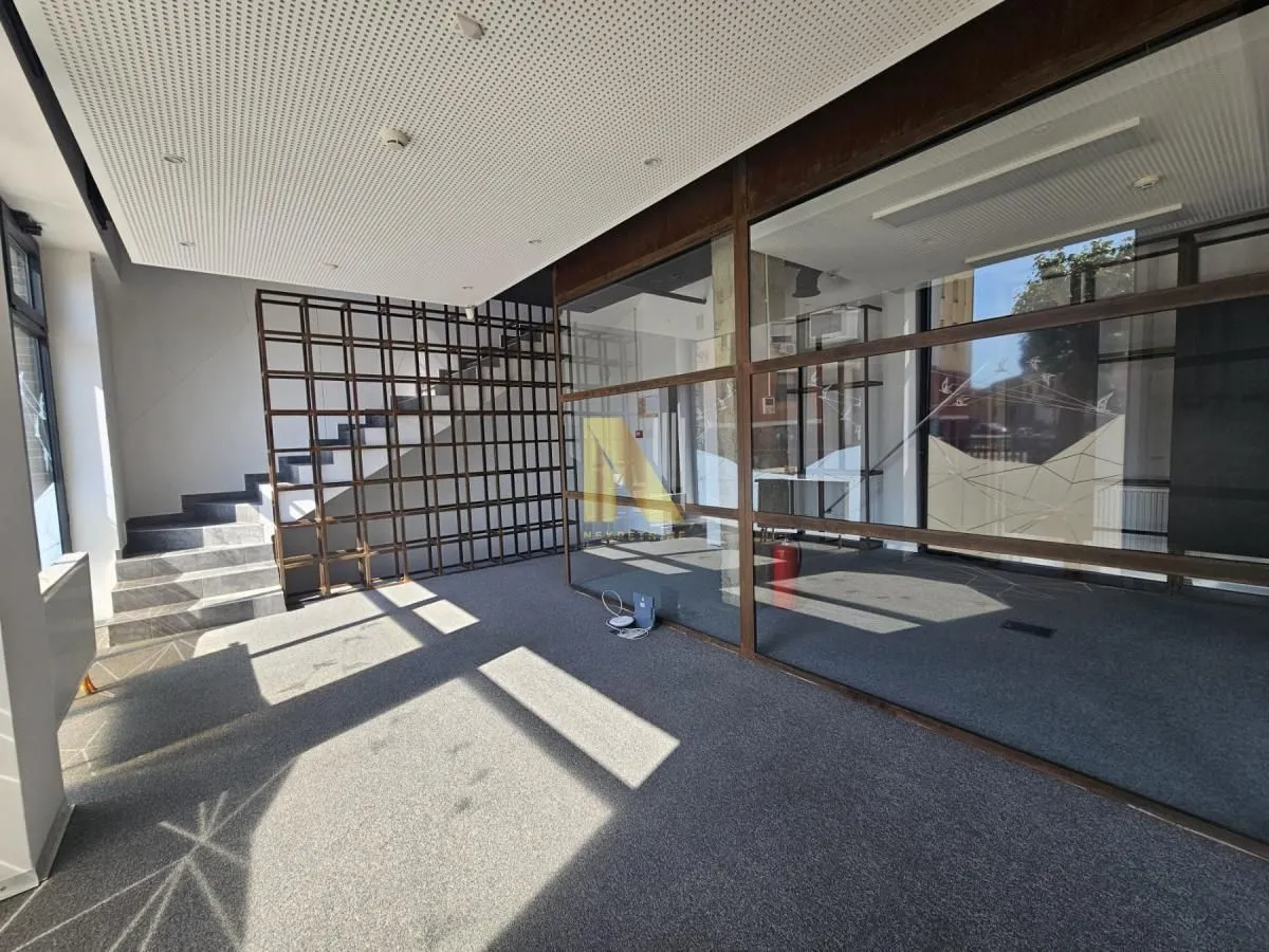 Rent, office space, 527m², Podbara, Novi Sad Sve Podlokacije