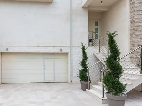 Sale, house, 400m², Bečići, Budva - image 25