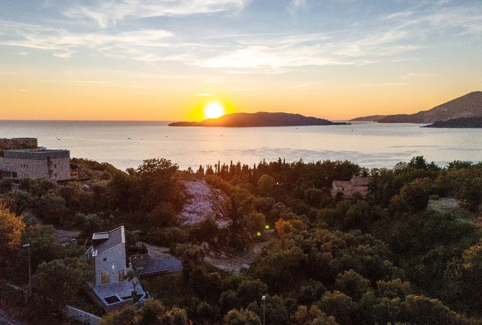 Sale, house, 240m², Kamenovo, Budva