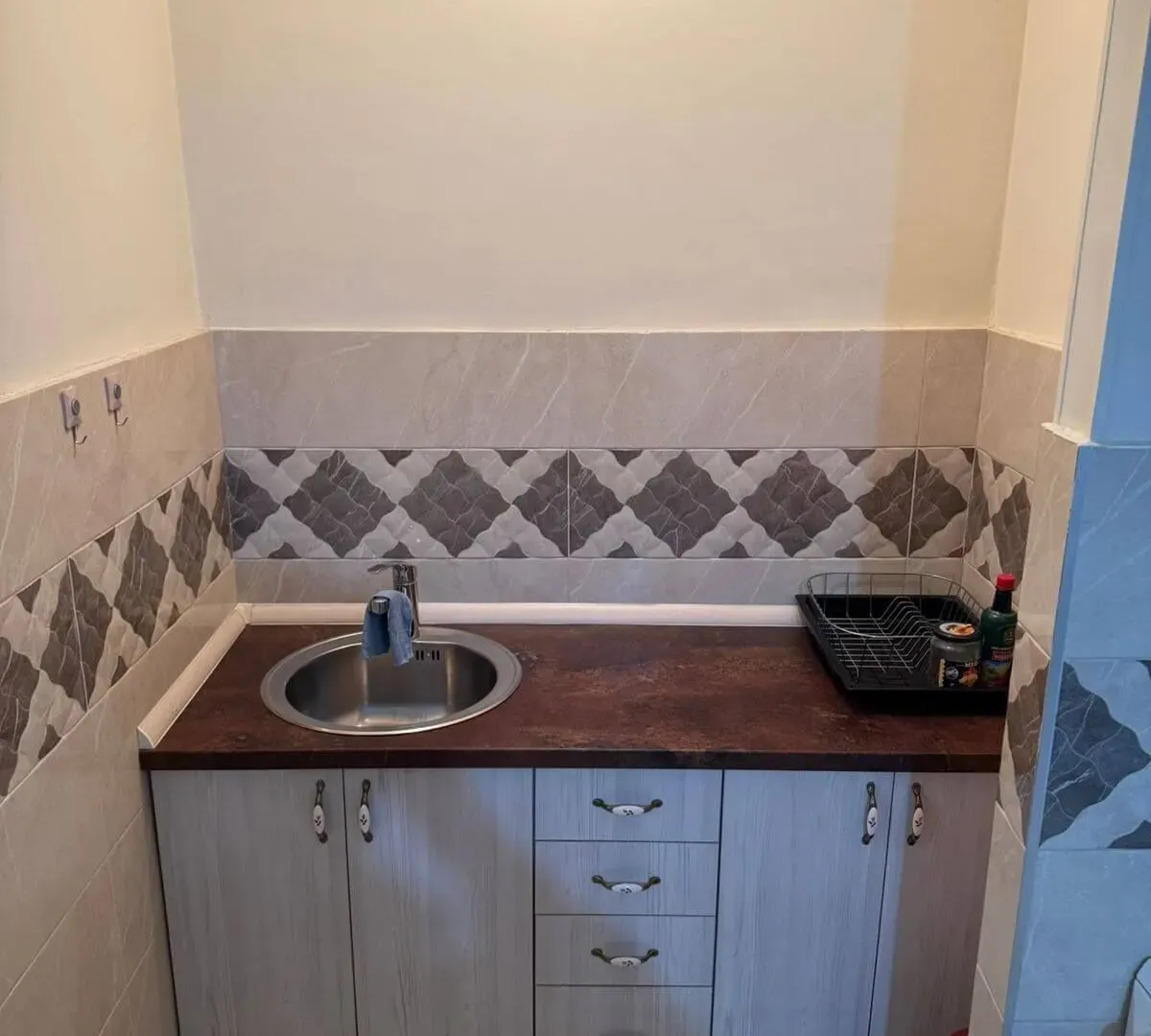 Izdavanje, dvosoban stan, 56m², Gintaš, Podgorica