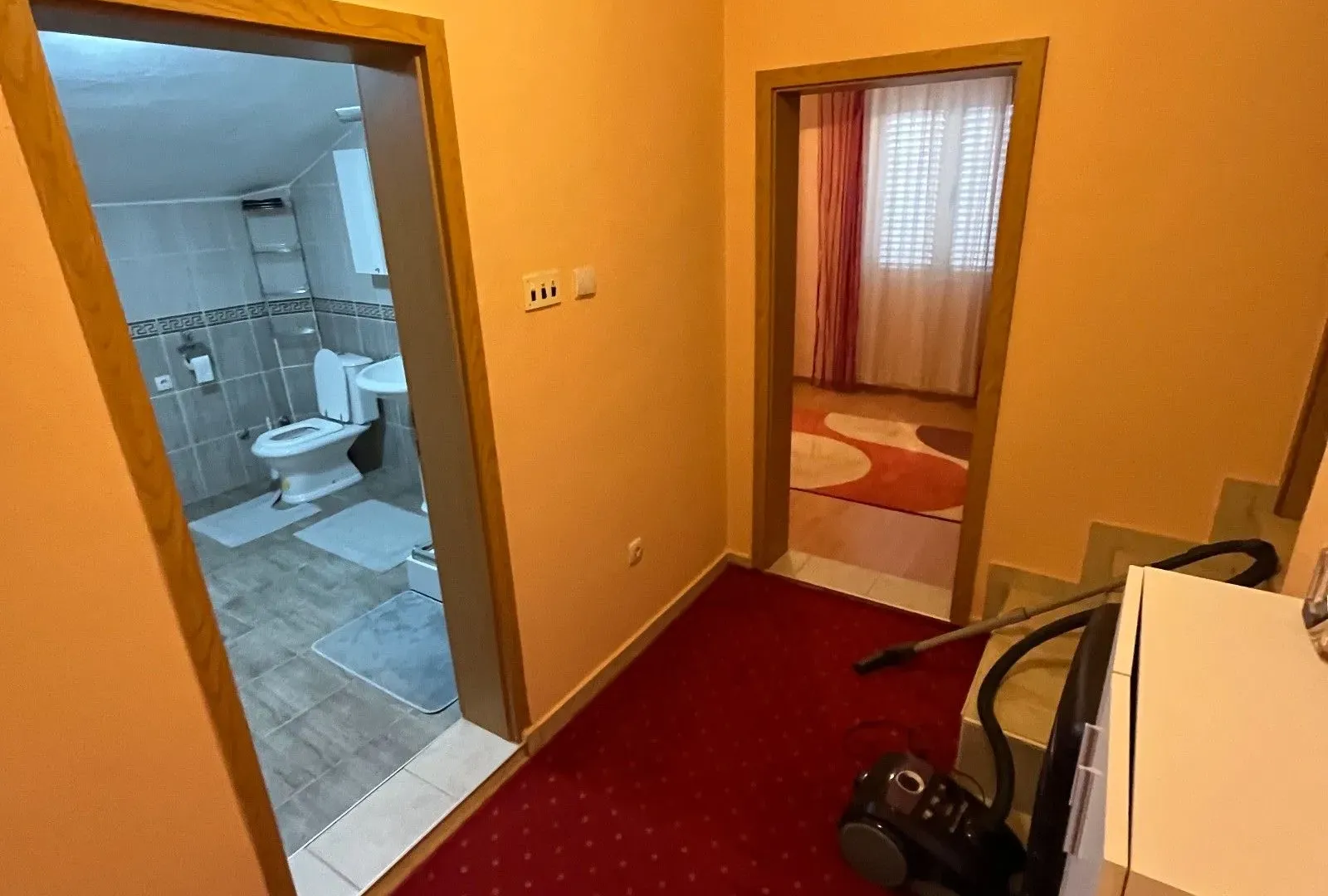 Sale, house, 761m², Tološi, Podgorica
