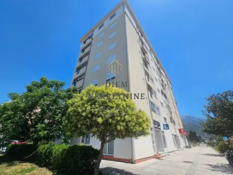 Rent, one bedroom apartment, 40m², Centar, Bar - image 18