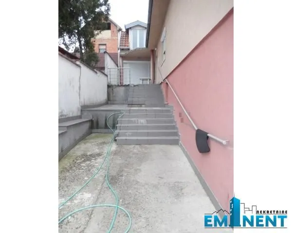 Sale, house, 300m², Dušanovac, Voždovac Sve Podlokacije