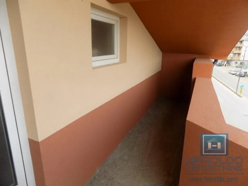 Sale, office space, 360m², Paraćin, Srbija
