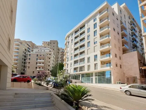 Sale, one bedroom apartment, 52m², Bečići, Budva - image 3