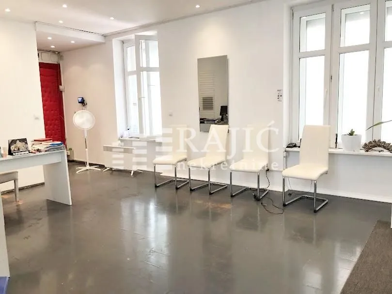 Izdavanje, dvosoban stan, 51m², Stari Grad, Beograd