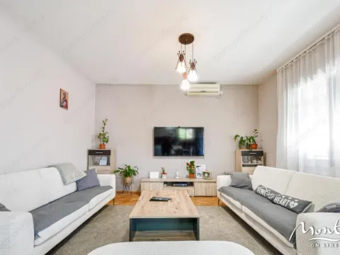 Prodaja, kuća, 525m², Centar, Tivat - image 11