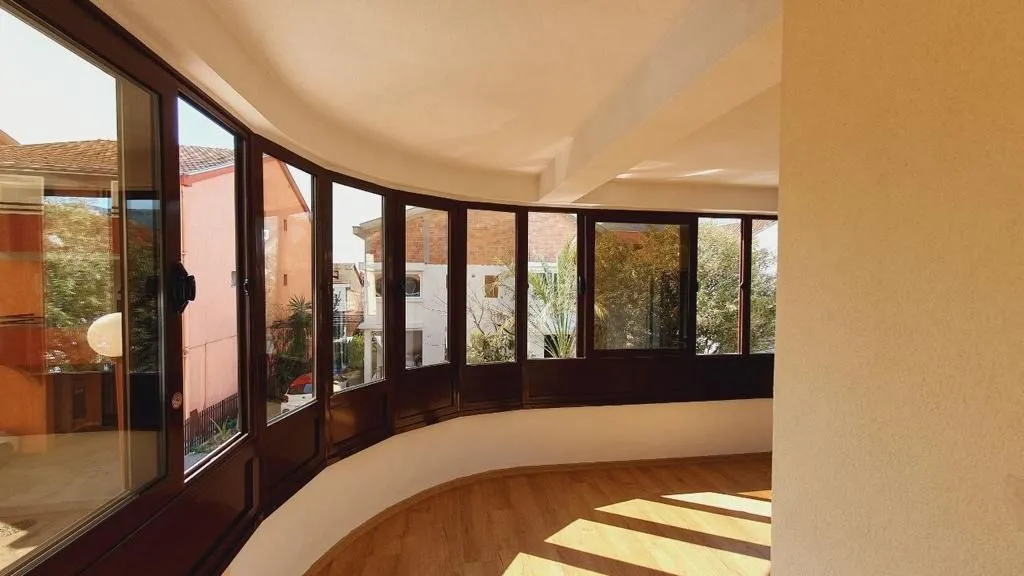 Sale, four bedroom apartment, 180m², Podmaine, Budva