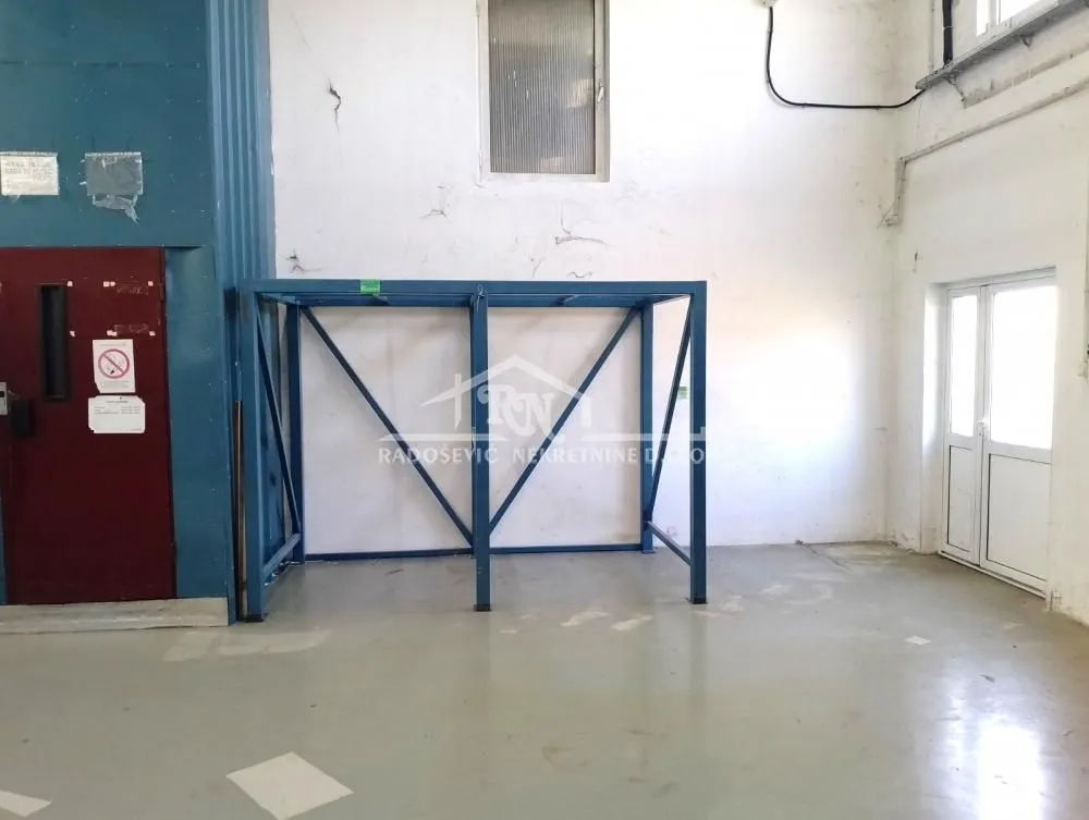 Rent, office space, 1019m², Šimanovci, Pećinci