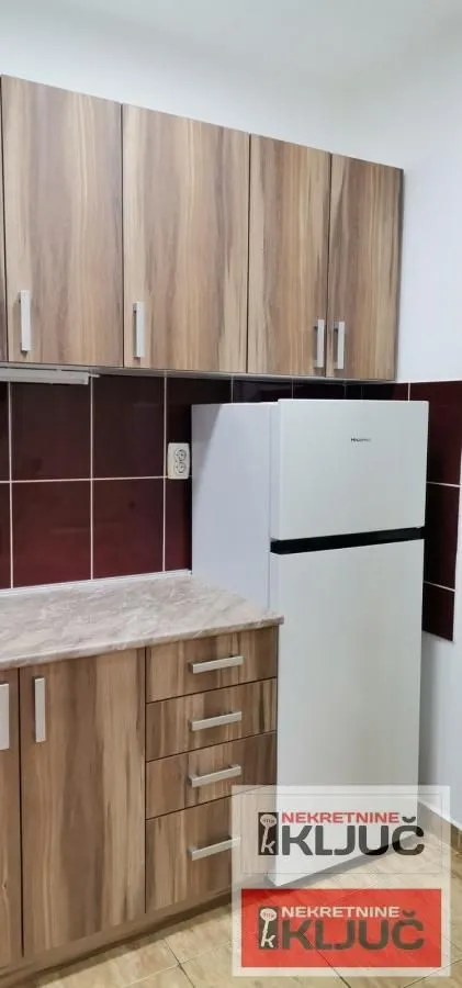 Izdavanje, dvosoban stan, 37m², Bulevar Oslobodjenja, Novi Sad Sve Podlokacije