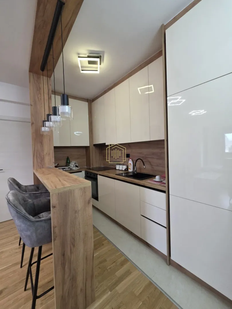 Izdavanje, dvosoban stan, 67m², Stari Aerodrom, Podgorica