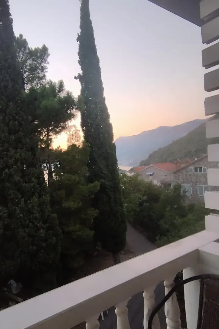 Izdavanje, garsonjera, 30m², Sveti Stefan, Budva