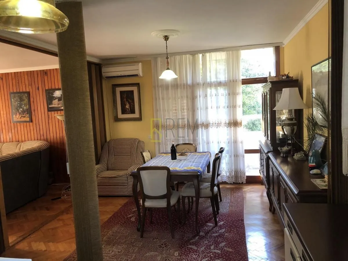 Sale, house, 300m², Šušanj, Bar