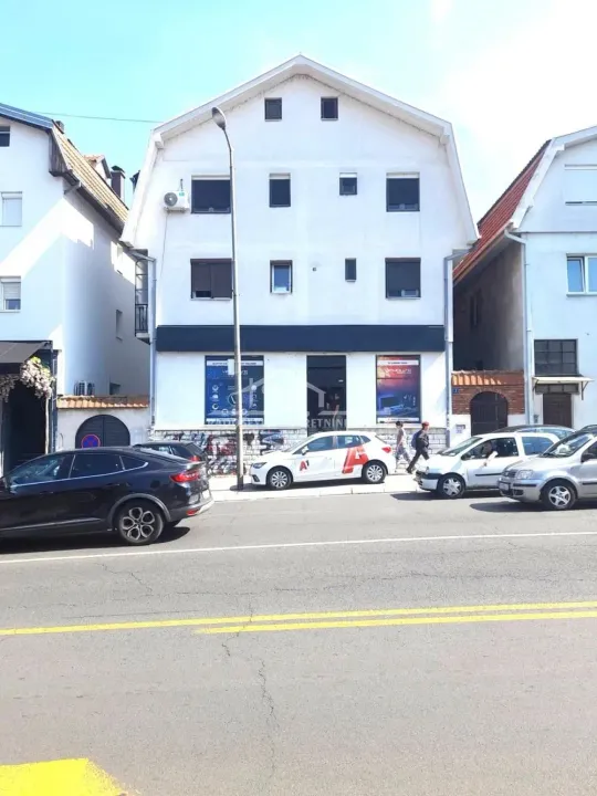 Izdavanje, poslovni prostor, 76m², Banovo Brdo, Beograd