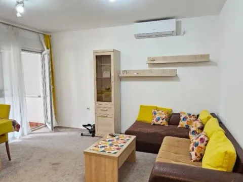 Izdavanje, dvosoban stan, 65m², Blok 9, Podgorica - image 3