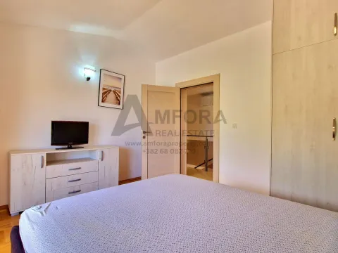 Izdavanje, kuća, 185m², Zagora, Kotor - image 20
