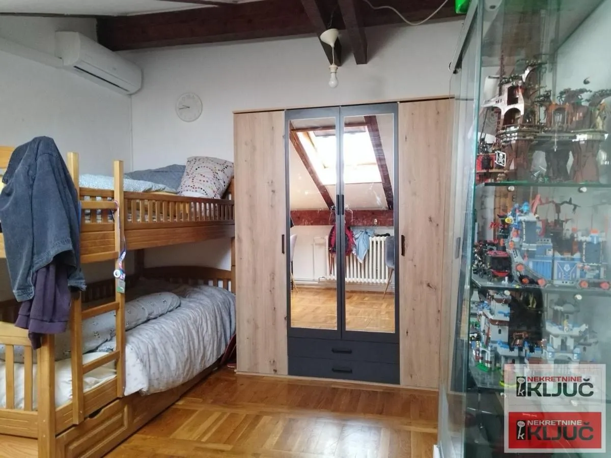 Prodaja, trosoban stan, 76m², Novo naselje, Novi Sad