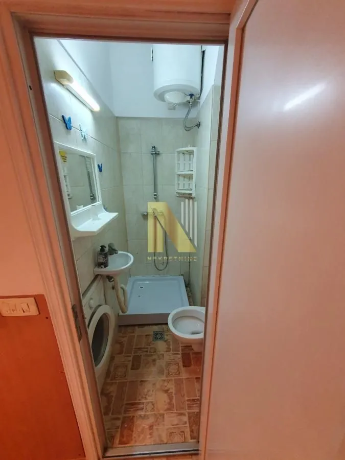 Izdavanje, garsonjera, 20m², Centar, Novi Sad