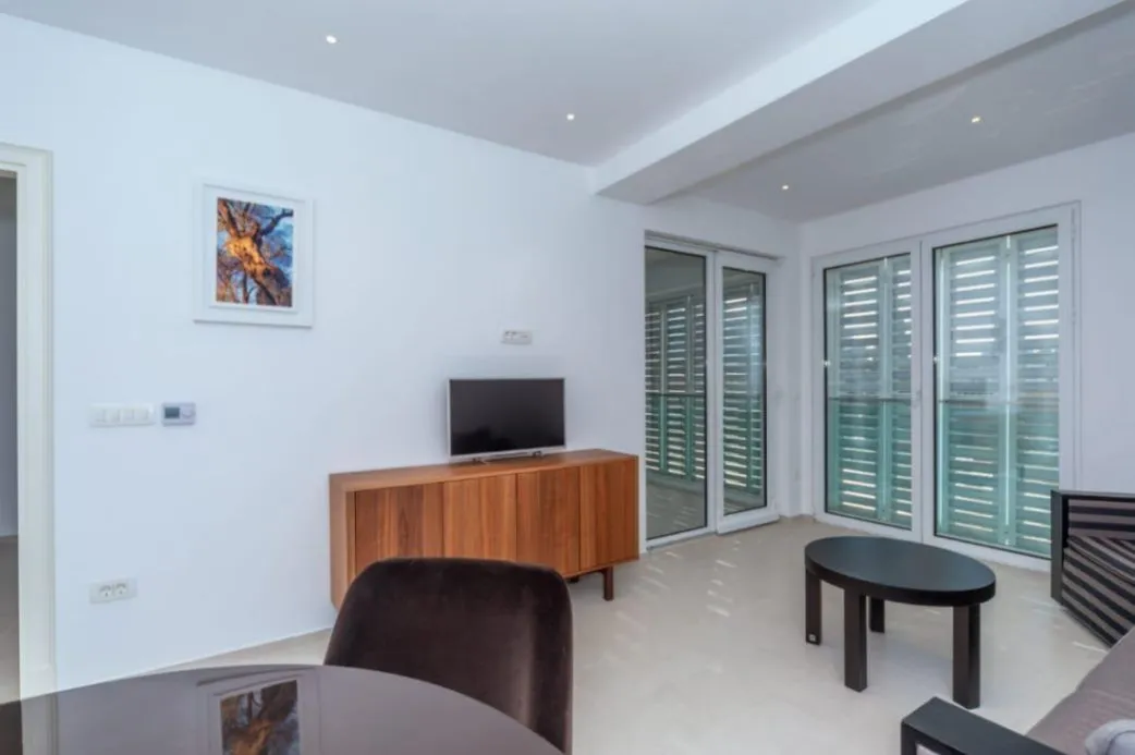 Rent, apartment, 54m², Pržno, Budva