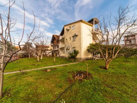 Rent, two bedroom apartment, 108m², Stari Aerodrom, Podgorica - image 20