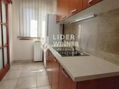 Izdavanje, kuća, 500m², Lekino Brdo, Voždovac Sve Podlokacije - image 5