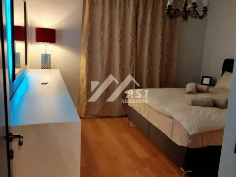 Izdavanje, kuća, 180m², Ledinci, Petrovaradin - image 8