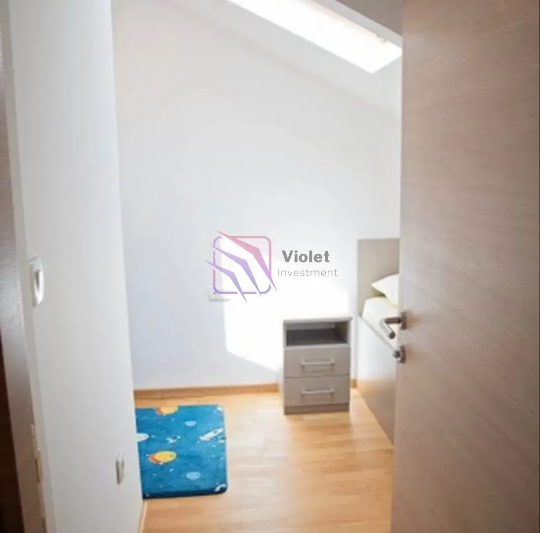 Izdavanje, dvosoban stan, 70m², Pobrežje, Podgorica