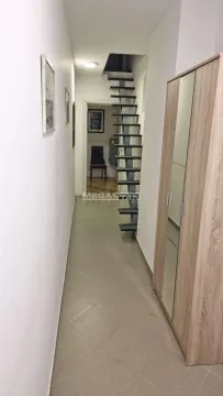 Izdavanje, trosoban stan, 40m², Kalenić Pijaca, Vračar Sve Podlokacije - image 11