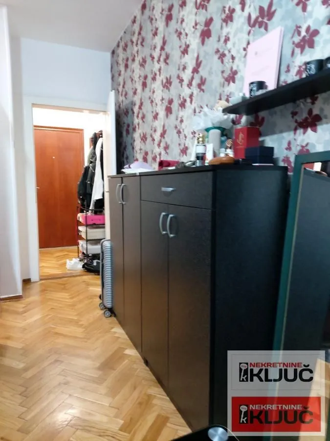 Izdavanje, garsonjera, 25m², Grbavica, Novi Sad Sve Podlokacije