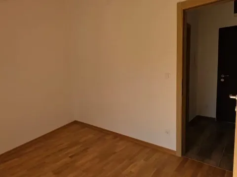 Prodaja, jednosoban stan, 40m², Stari Aerodrom, Podgorica - image 8