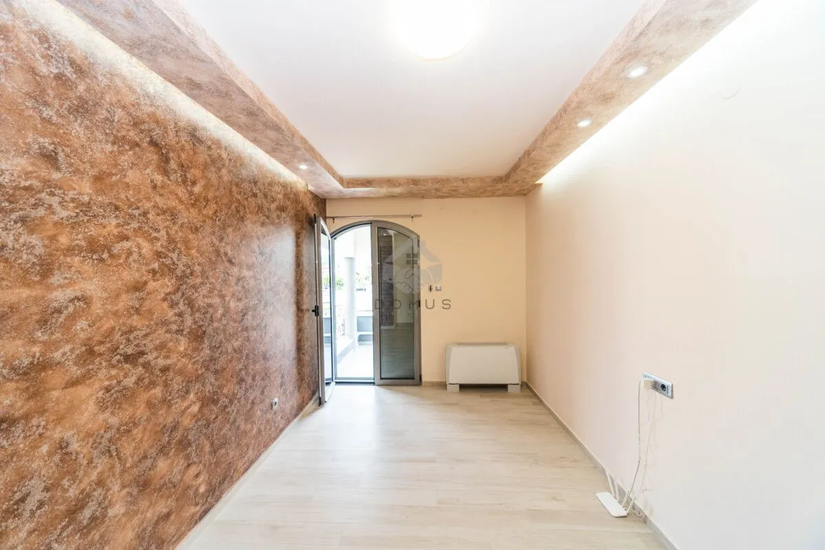 Rent, house, 320m², Zlatica, Podgorica