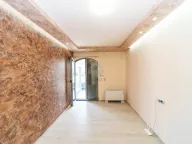 Izdavanje, kuća, 320m², Zlatica, Podgorica - image 15