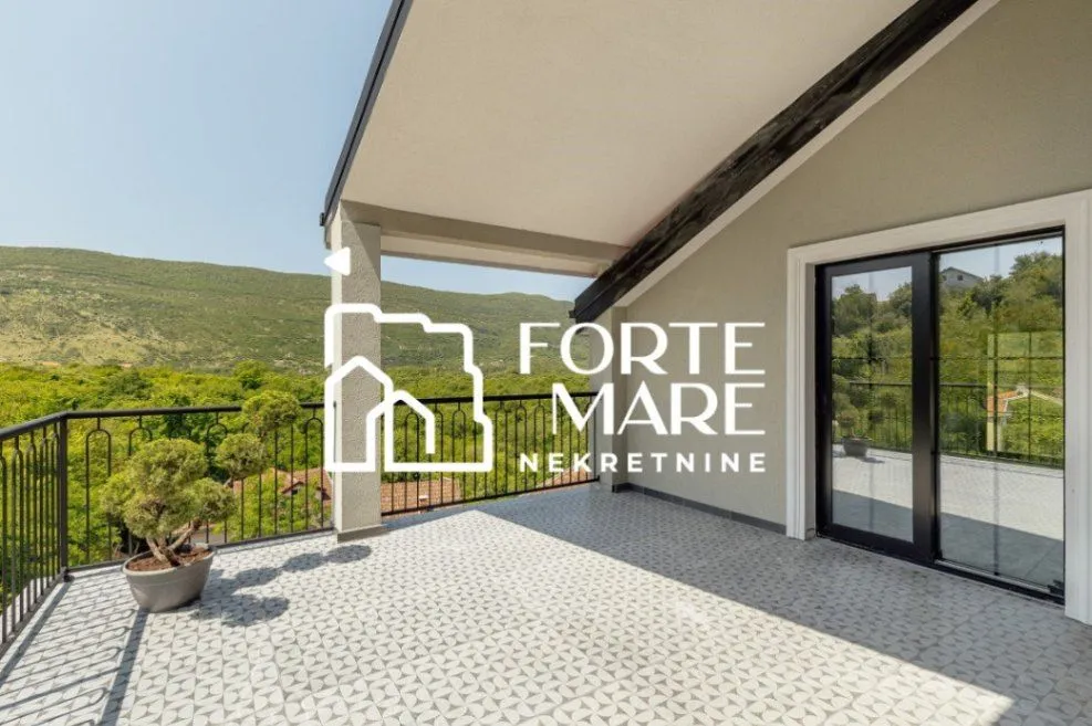 Prodaja, trosoban stan, 122m², Herceg Novi, Crna Gora