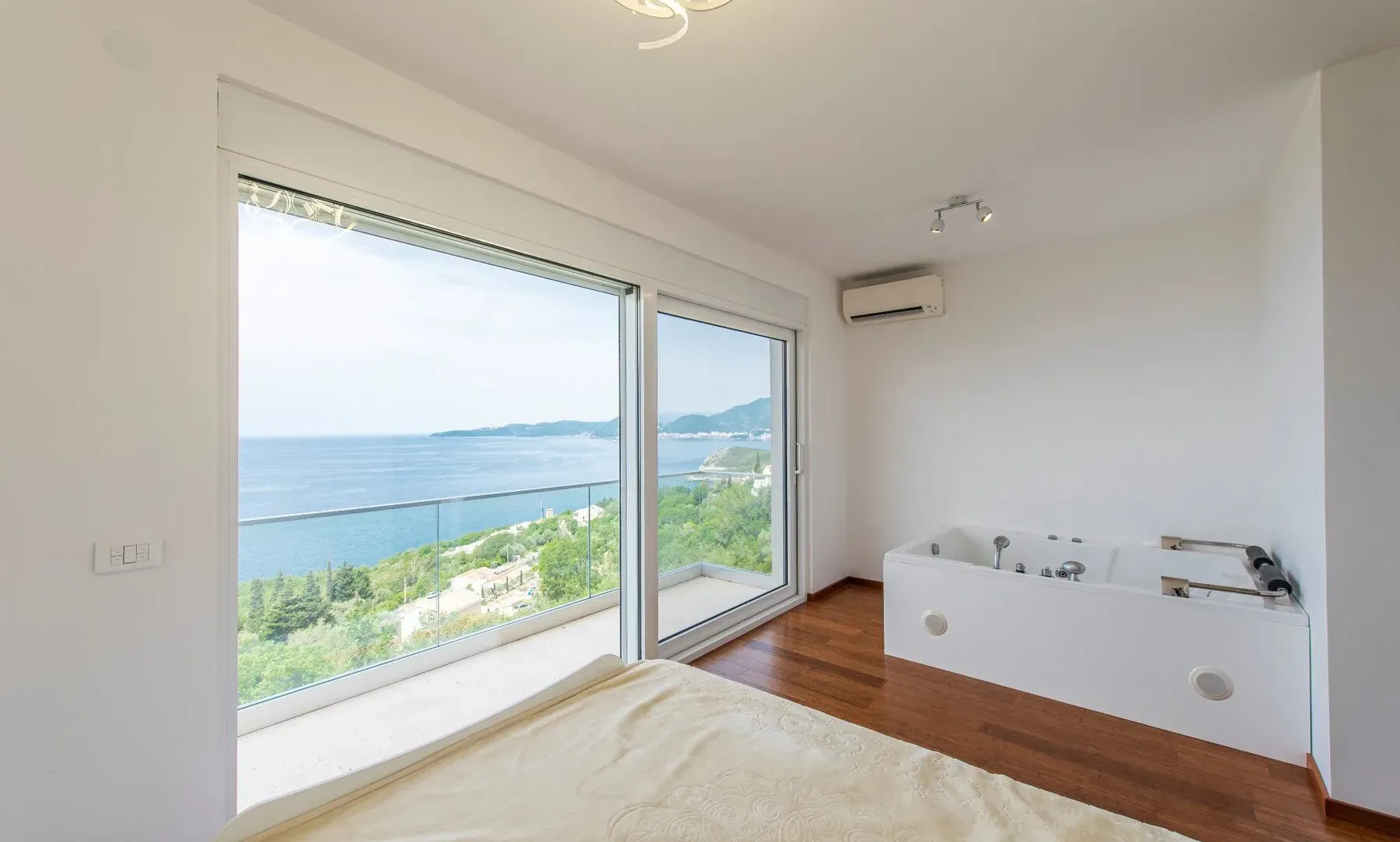 Sale, house, 270m², Reževići, Budva