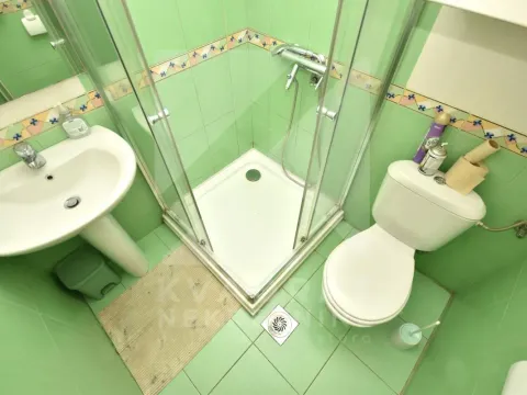 Rent, house, 250m², Stari Aerodrom, Podgorica - image 18