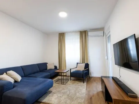 Izdavanje, jednosoban stan, 46m², Stari Aerodrom, Podgorica - image 2